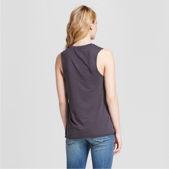 Netflix Stranger things embroidered sleeveless T-shirt tank Medium M unisex - Picture 3 of 7